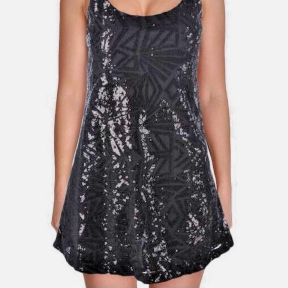 Aqua Bloomingdale's Black Sequin Geometric Shift Mini Dress